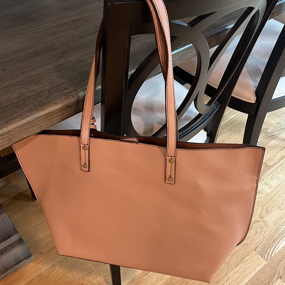 TUTIlo Tote - Picture 3 of 9